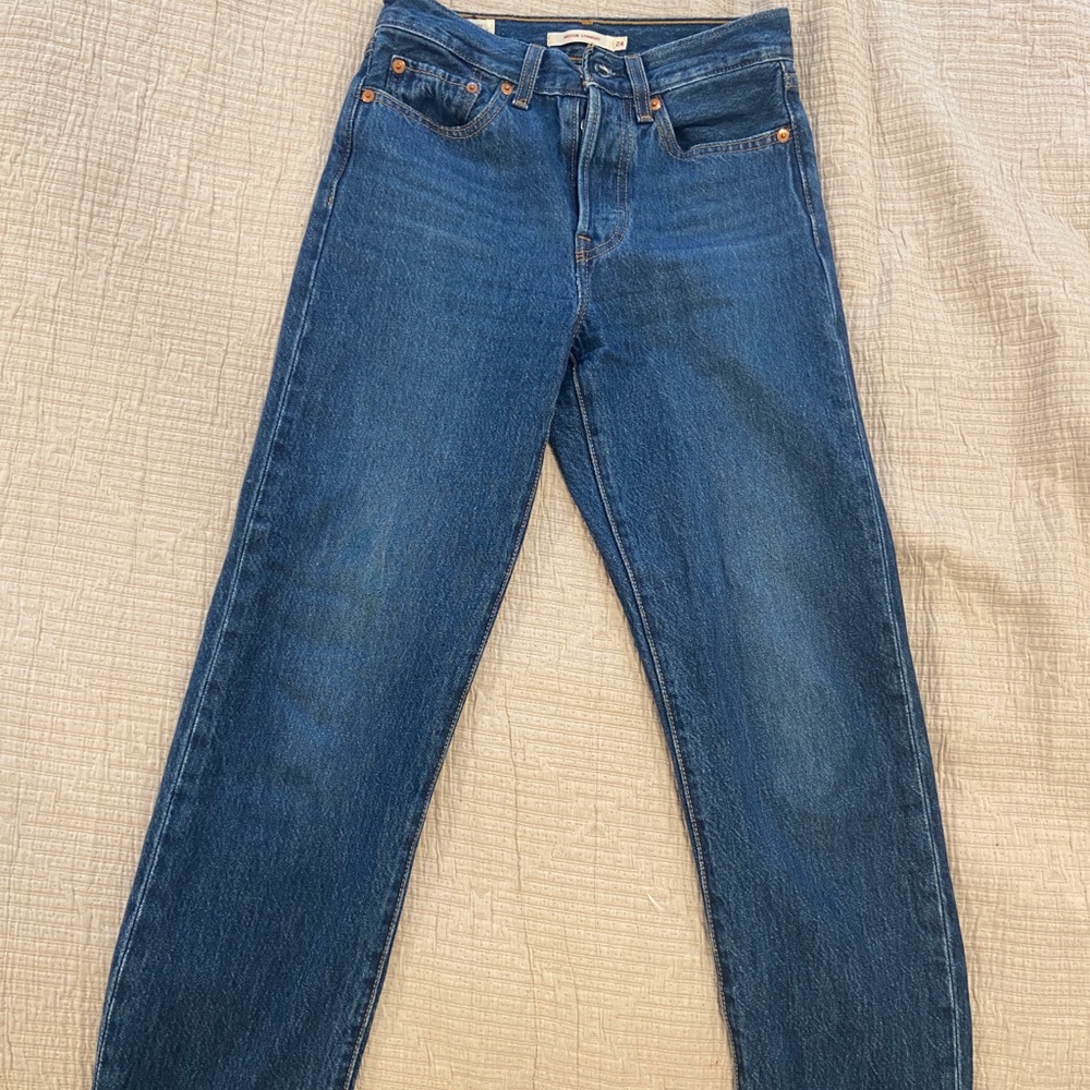 BLUE LEVI JEANS W24 L28